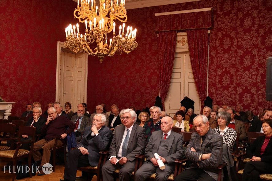 A Százak Tanácsának ülése, az első sorban Andrásfalvy Bertalan, Duray Miklós, Bíró Zoltán, Kisidai Elek (Fotó: Szinek János/Felvidék.ma)